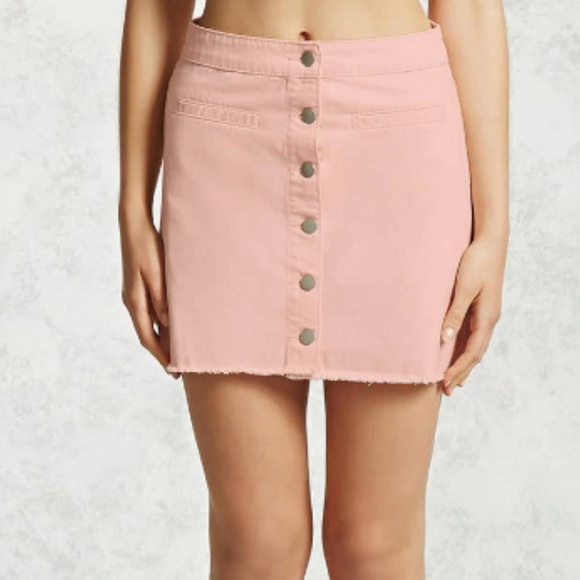 🎁 NWT Frayed Pink Button-front Denim Skirt - Picture 2 of 7